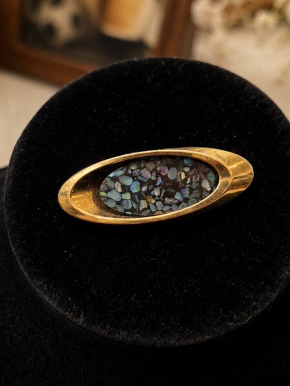 Vintage Gold Tone Abalone Shell Oval Brooch - Picture 3 of 3